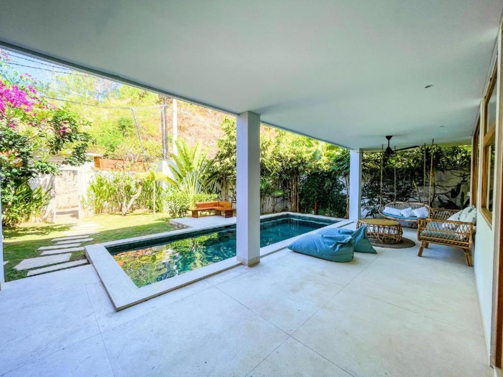 Marlaca Villas Lombok Kuta  ภายนอก รูปภาพ